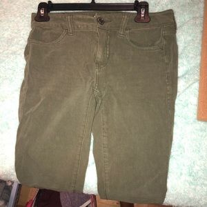 Never worn!!! Dark green American Eagle pants